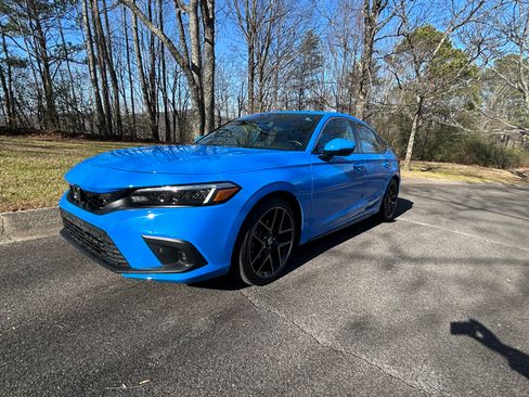 Used 2023 Honda Civic Sport Touring image 2