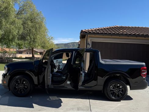 Used 2024 Ford Maverick Lariat w/ Black Appearance Package image 17