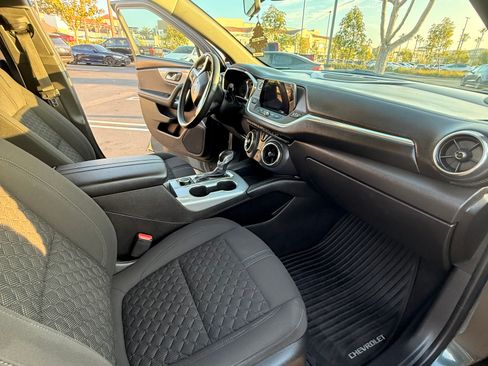 Used 2019 Chevrolet Blazer LT image 16