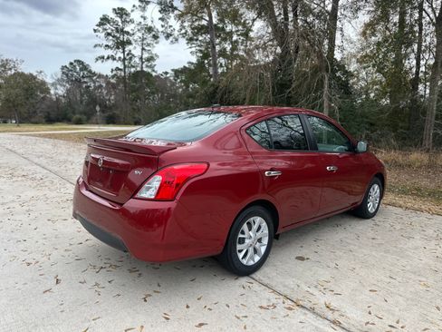 Used 2018 Nissan Versa SV w/ SV Special Edition Package image 4