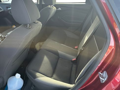 Used 2014 Ford Focus SE w/ SE Winter Package image 16