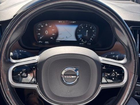 Used 2018 Volvo S90 T6 Inscription image 15