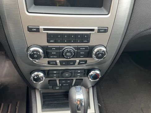 Used 2011 Ford Fusion SE FWD image 6