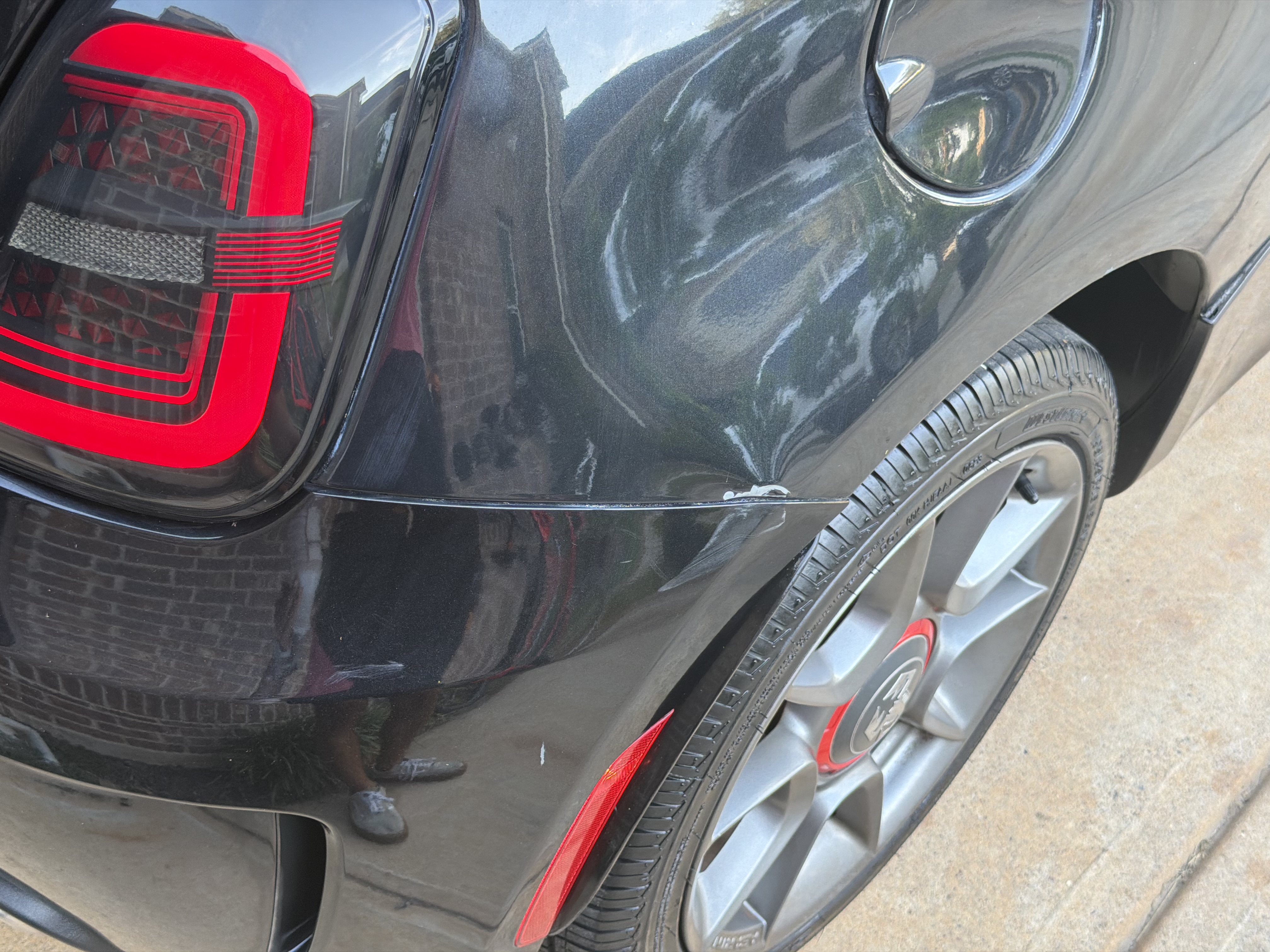 Used 2013 FIAT 500 Abarth w/ Comfort/Convenience Group FWD image 8