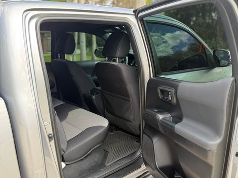 Used 2021 Toyota Tacoma TRD Off-Road w/ Technology Package image 21