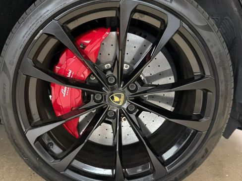 Used 2020 Lamborghini Urus image 5