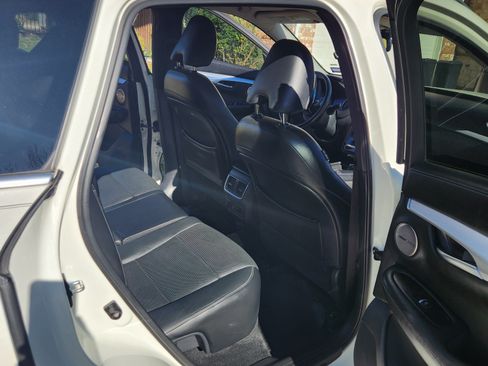 Used 2019 INFINITI QX50 Essential w/ Premium Audio Package image 10