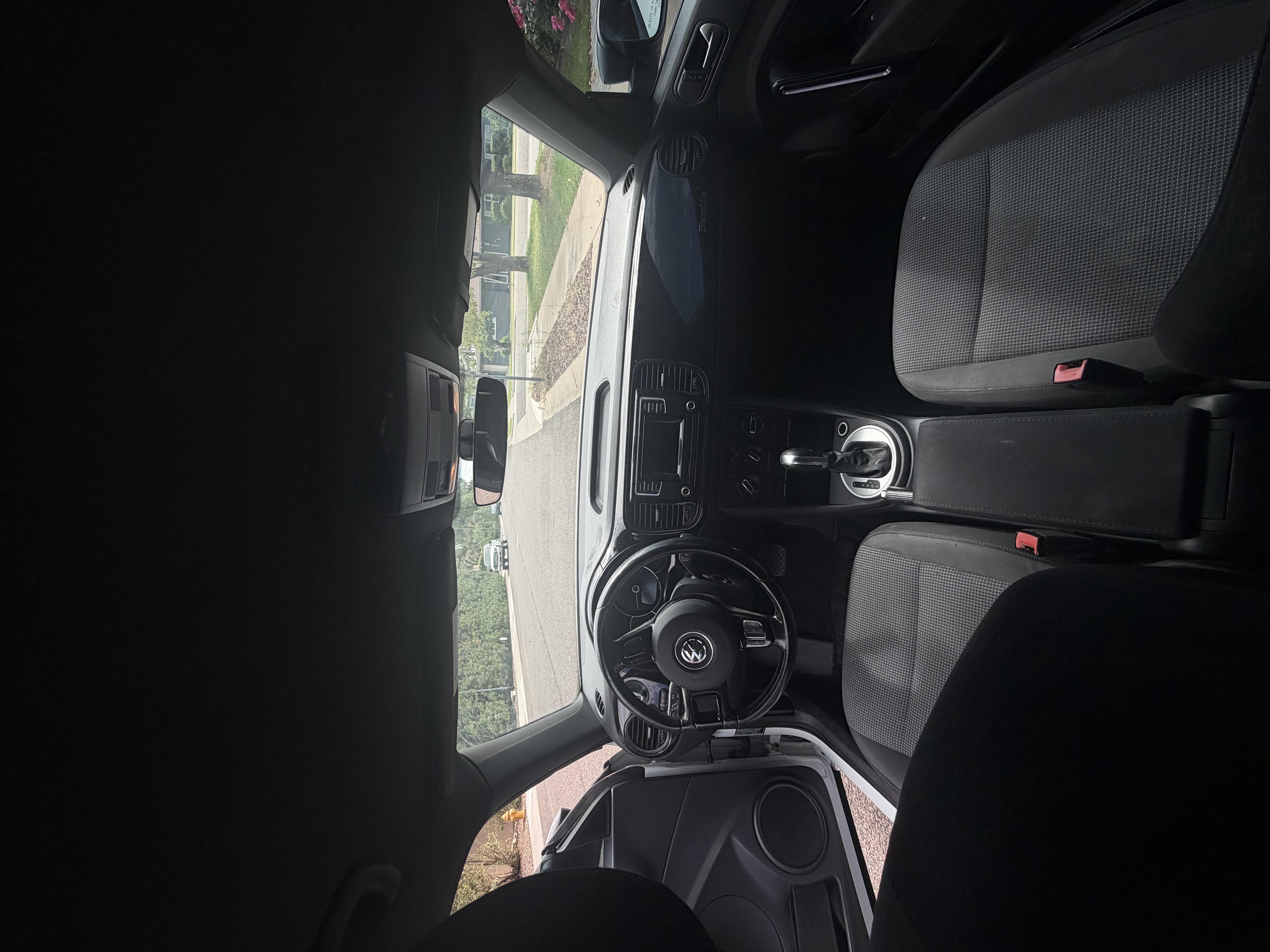 Used 2017 Volkswagen Beetle 1.8T S FWD image 17