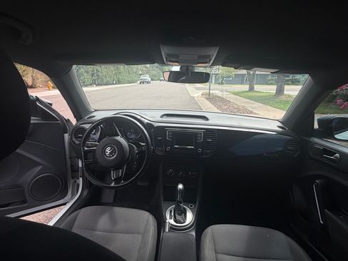 Used 2017 Volkswagen Beetle 1.8T S FWD image 17