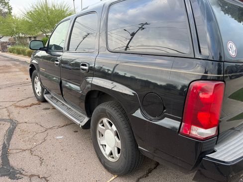 Used 2002 Cadillac Escalade Luxury image 10
