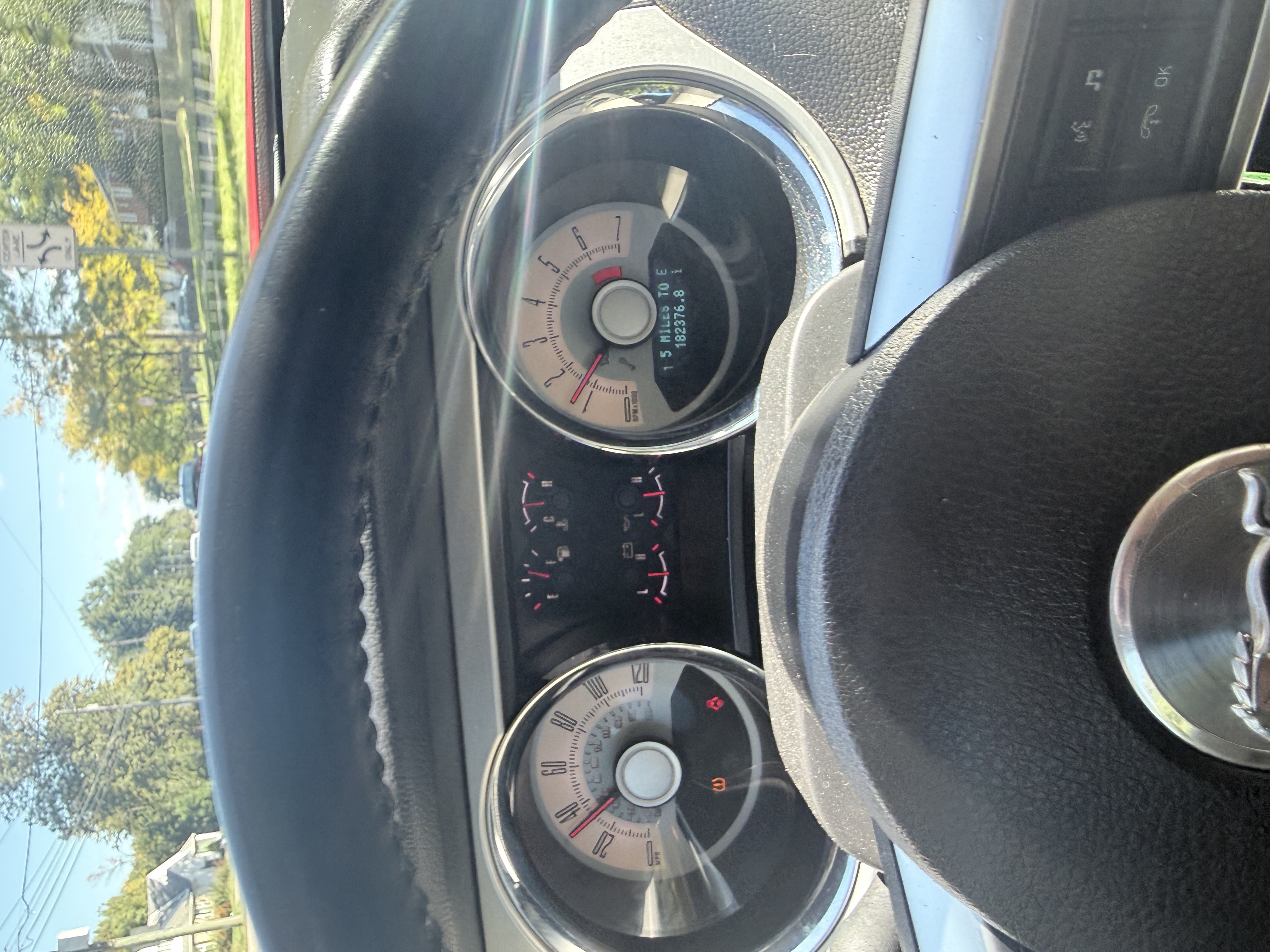 Used 2010 Ford Mustang Premium RWD image 6