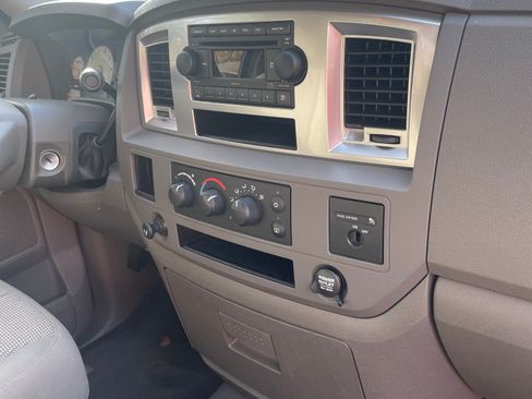 Used 2007 Dodge Ram 1500 Truck SLT image 6