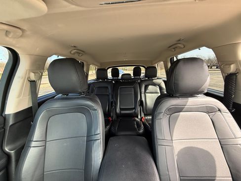 Used 2022 Lincoln Aviator AWD image 5