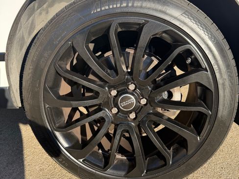 Used 2017 Land Rover Range Rover image 32