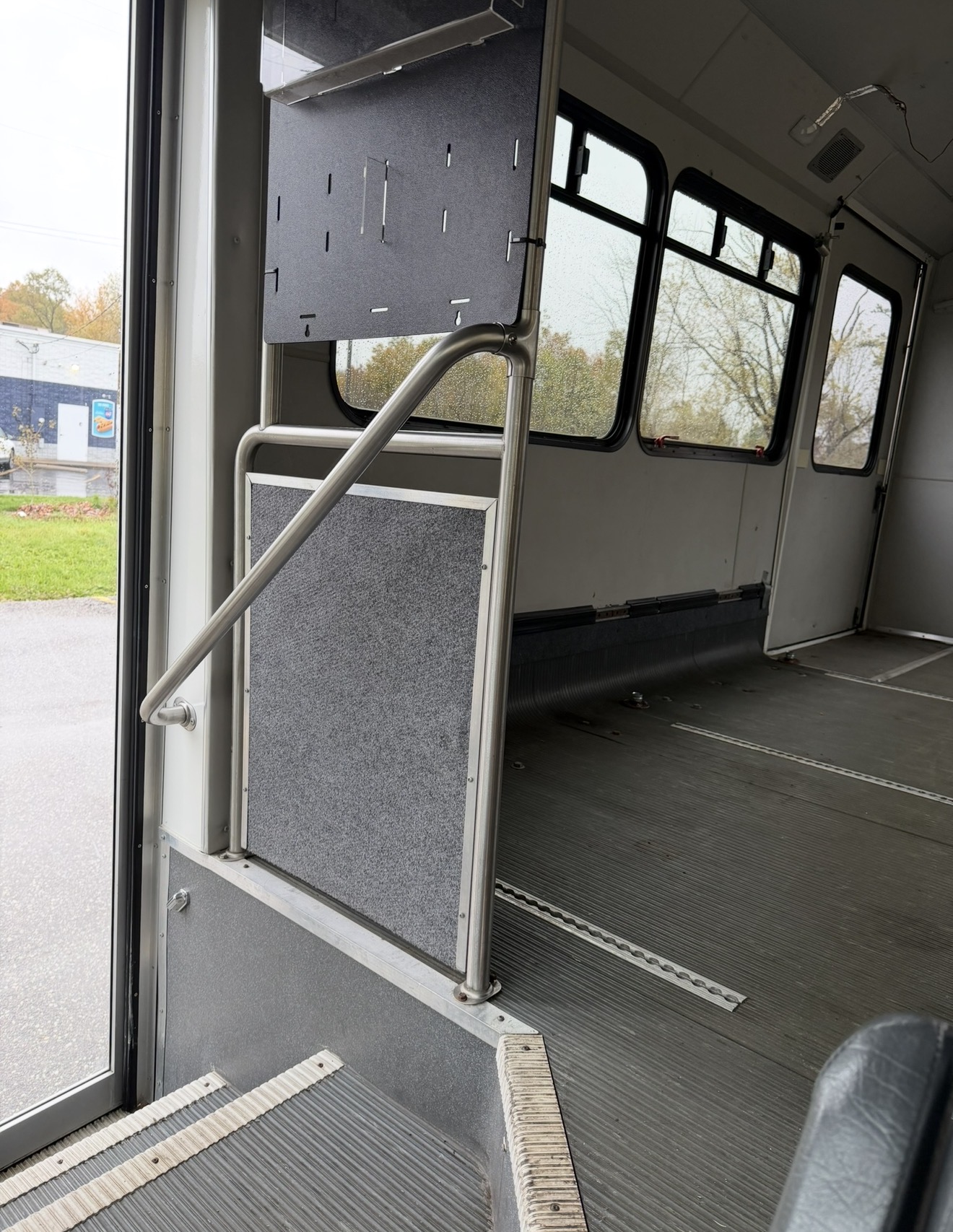 Used 2016 Ford E-450 and Econoline 450 Super Duty w/ Shuttle Bus Prep Package RWD image 22