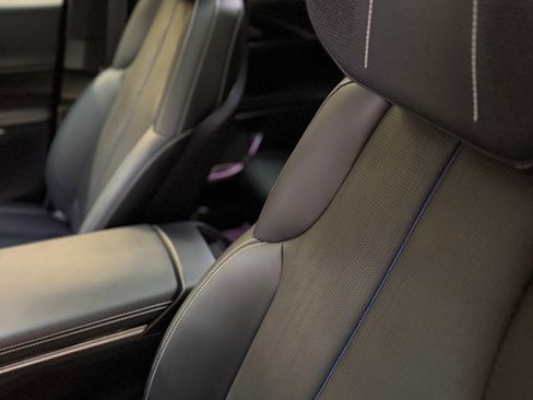 Used 2023 Cadillac Lyriq 2WD image 13