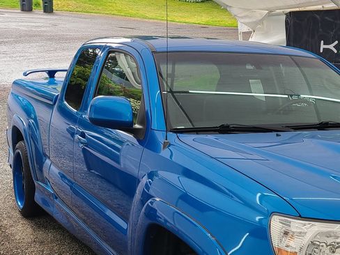 Used 2008 Toyota Tacoma X-Runner image 12