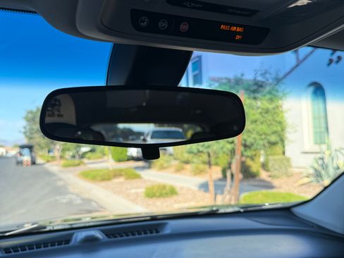 Used 2019 Chevrolet Equinox LS FWD image 25