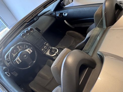 Used 2007 Nissan 350Z Enthusiast image 11