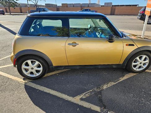 Used 2004 MINI Cooper Hardtop image 2