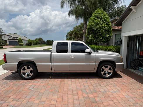 Used 2006 Chevrolet Silverado 1500 SS RWD image 2