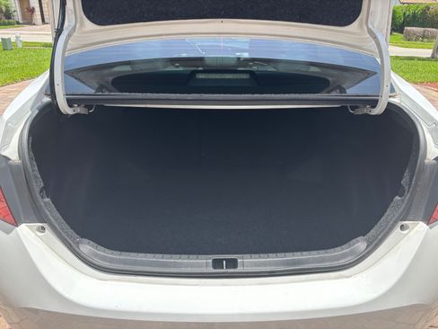 Used 2019 Toyota Corolla LE FWD image 17