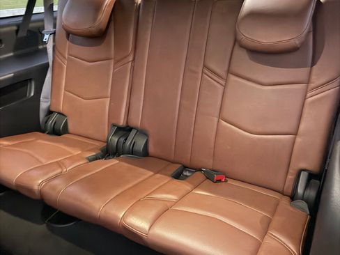 Used 2015 Cadillac Escalade ESV Luxury image 10