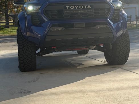 Used 2024 Toyota Tacoma TRD Sport image 11