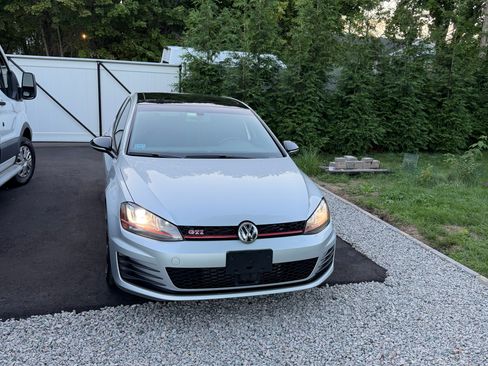 Used 2017 Volkswagen GTI Autobahn FWD image 8