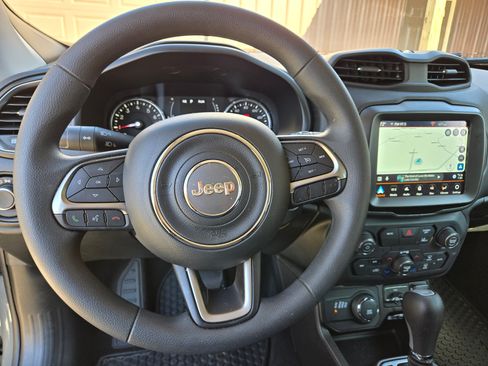 Used 2022 Jeep Renegade Sport w/ Sport Appearance Group image 6