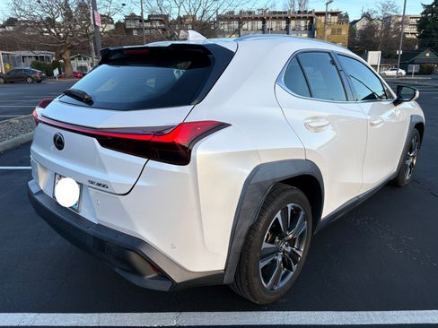 Used 2019 Lexus UX 200 w/ Premium Package image 5