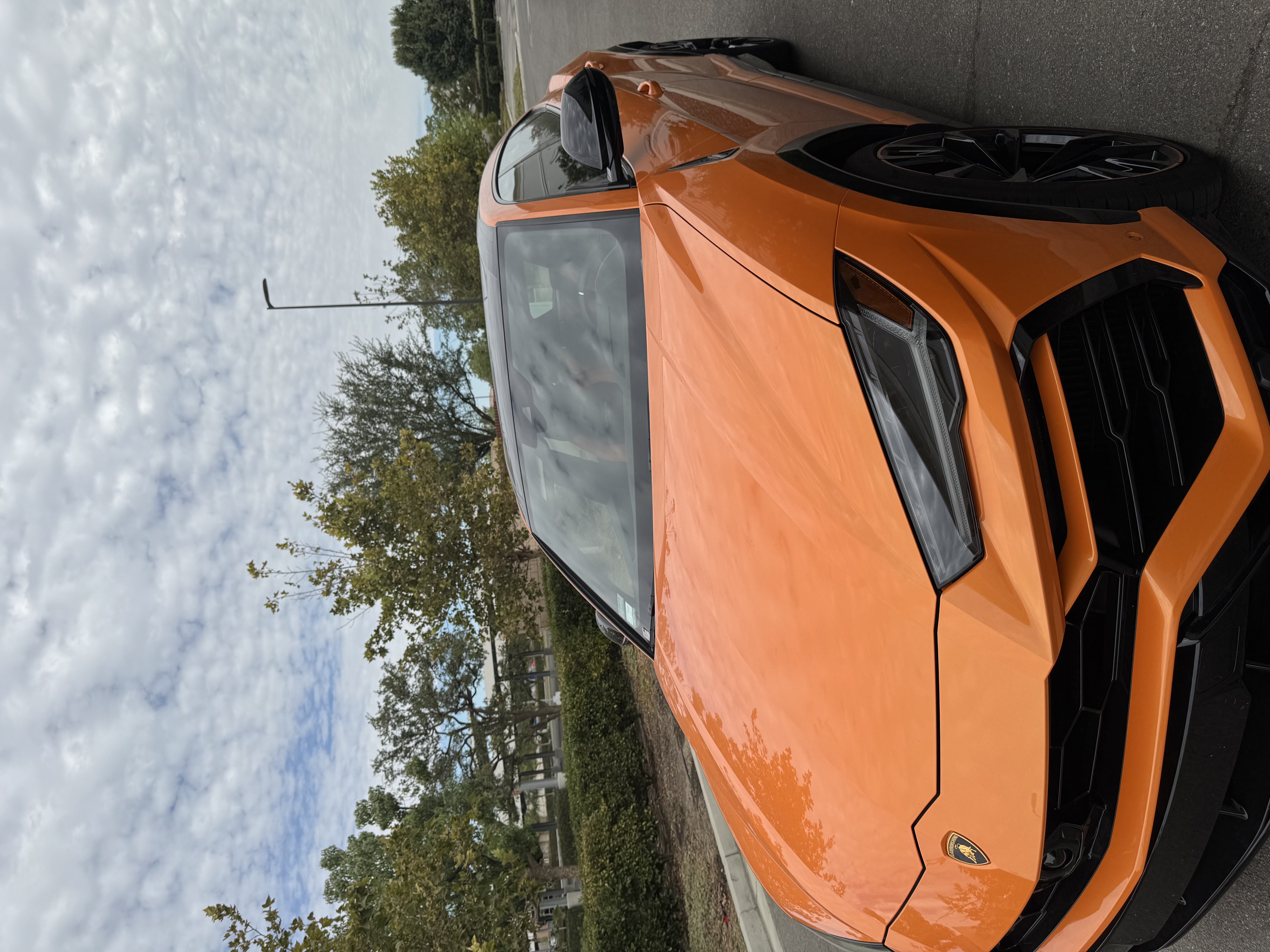 Used 2022 Lamborghini Urus AWD/4WD image 1