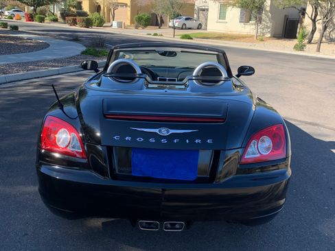 Used 2006 Chrysler Crossfire Limited image 25