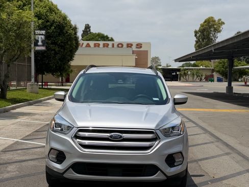Used 2018 Ford Escape SEL w/ Ford Safe & Smart Package FWD image 2