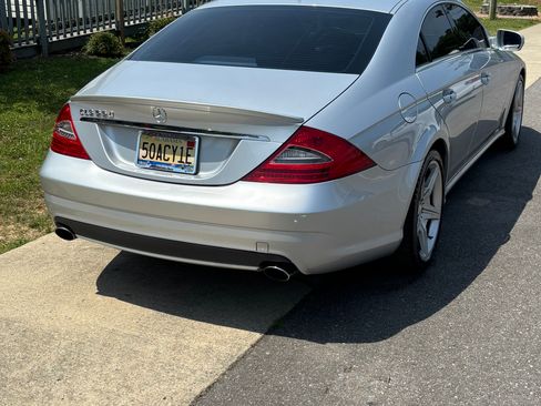 Used 2011 Mercedes-Benz CLS 550 image 4