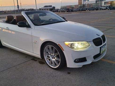 Used 2011 BMW 335is Convertible image 12