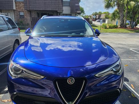 Used 2020 Alfa Romeo Stelvio image 5