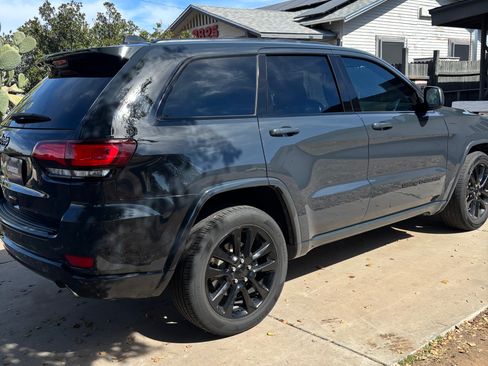 Used 2018 Jeep Grand Cherokee Altitude image 5