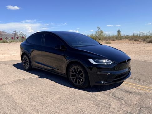 Used 2025 Tesla Model X AWD/4WD image 4