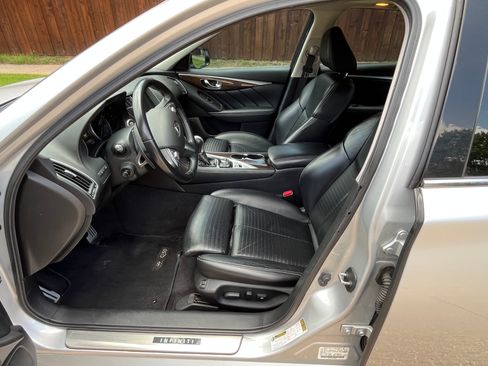 Used 2015 INFINITI Q50 Sport w/ Deluxe Touring Package image 5