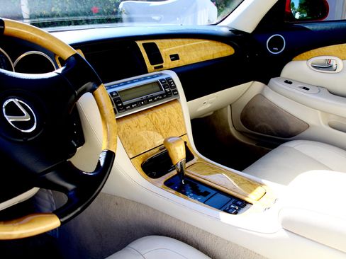 Used 2002 Lexus SC 430 Convertible image 15