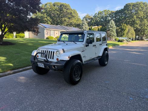 Used 2010 Jeep Wrangler Unlimited Sahara AWD/4WD image 1