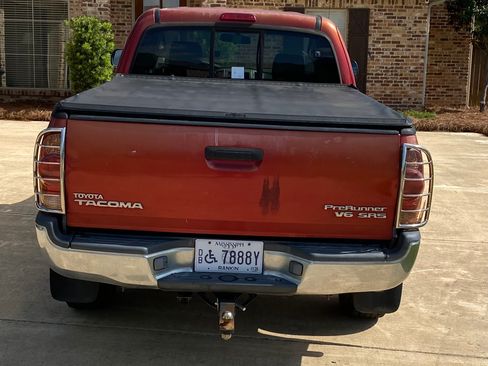 Used 2005 Toyota Tacoma PreRunner image 6