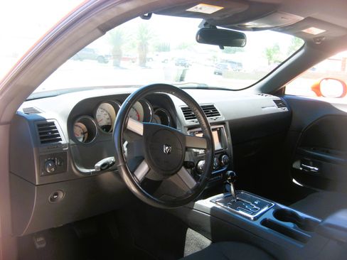 Used 2009 Dodge Challenger R/T image 12