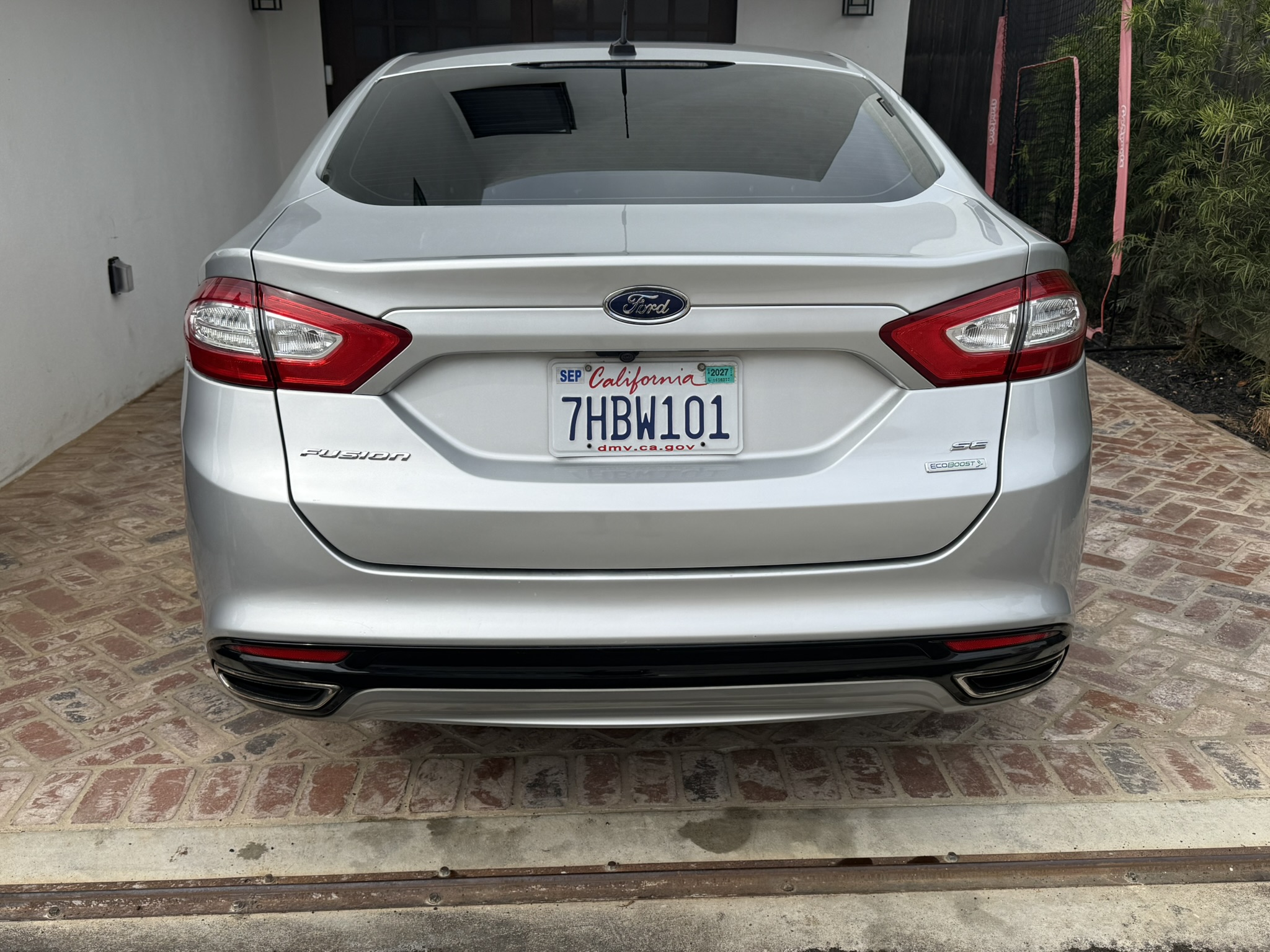 Used 2015 Ford Fusion SE w/ Equipment Group 202A FWD image 10