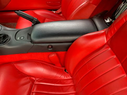 Used 2000 Chevrolet Corvette Convertible RWD image 4