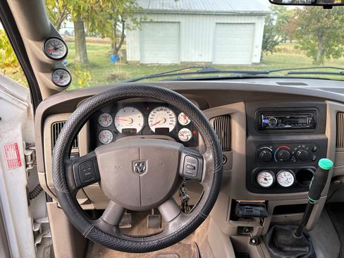Used 2005 Dodge Ram 2500 Truck SLT image 13