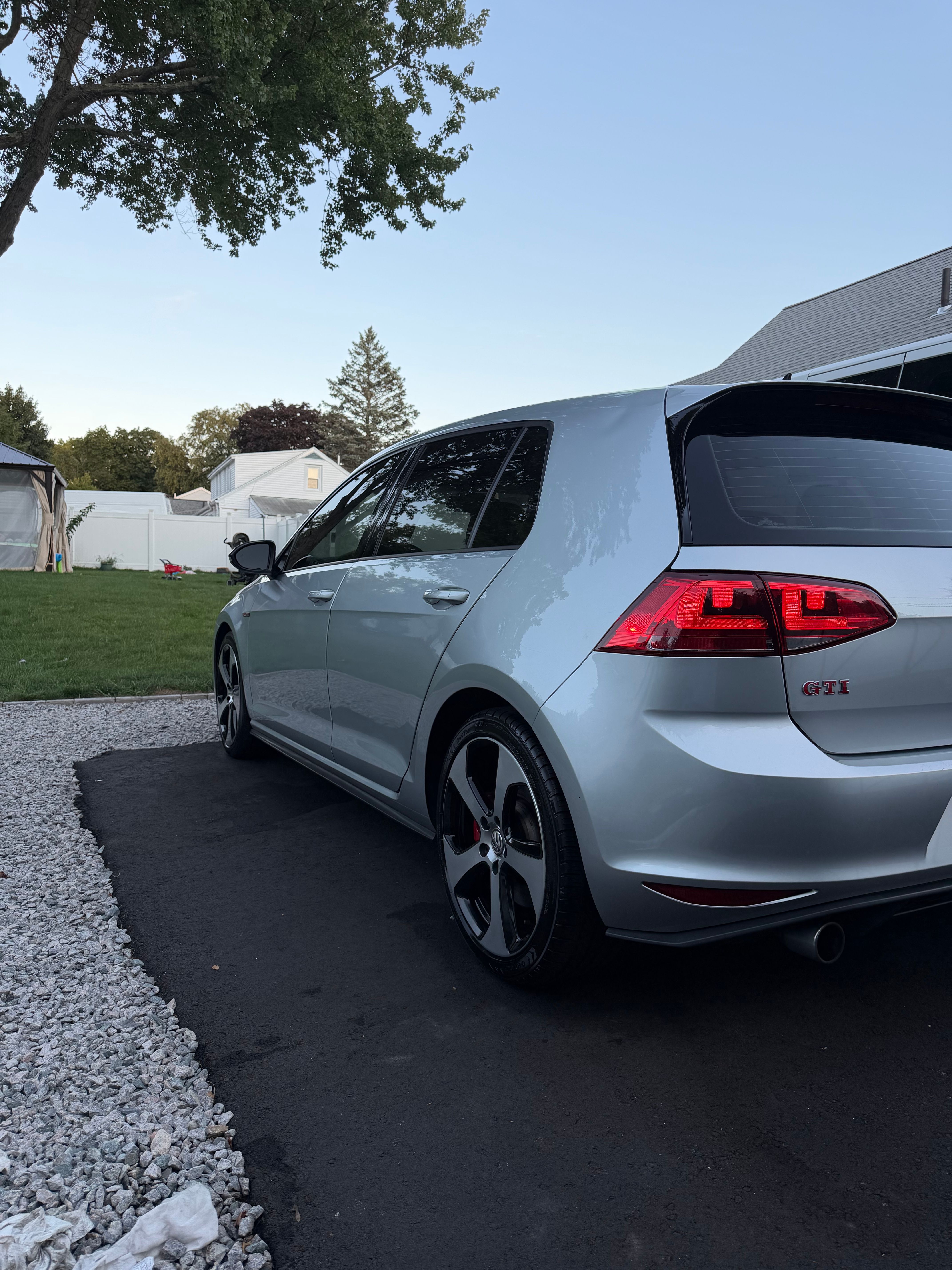 Used 2017 Volkswagen GTI Autobahn FWD image 4