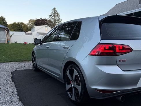 Used 2017 Volkswagen GTI Autobahn FWD image 4