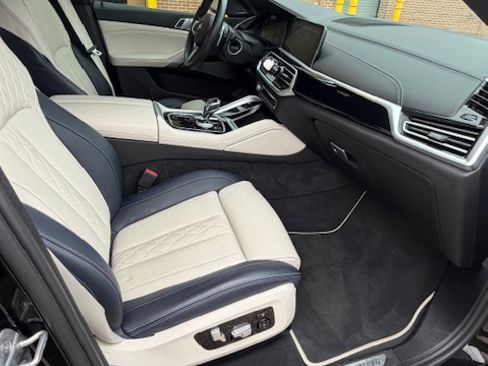 Used 2022 BMW X6 M50i w/ Executive Package image 10